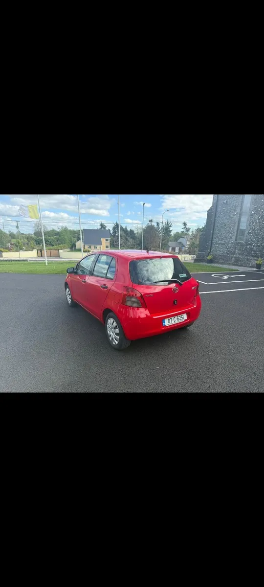 Toyota yaris 2007 in mint condition low km - Image 4