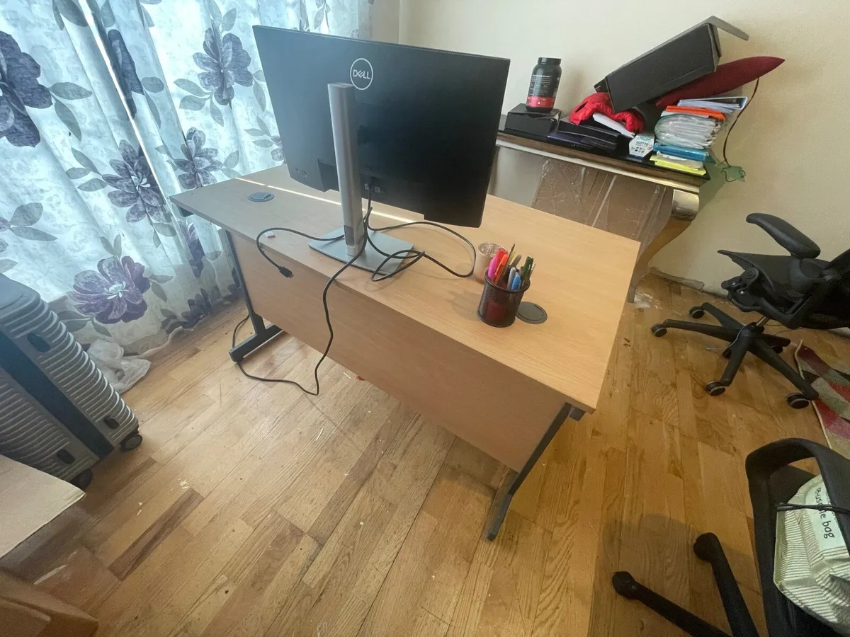 Office Desk and chair - Image 3