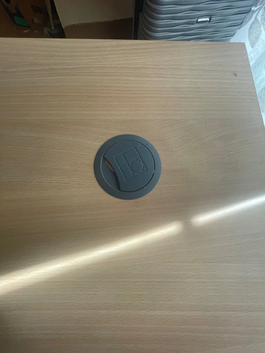 Office Desk and chair - Image 4