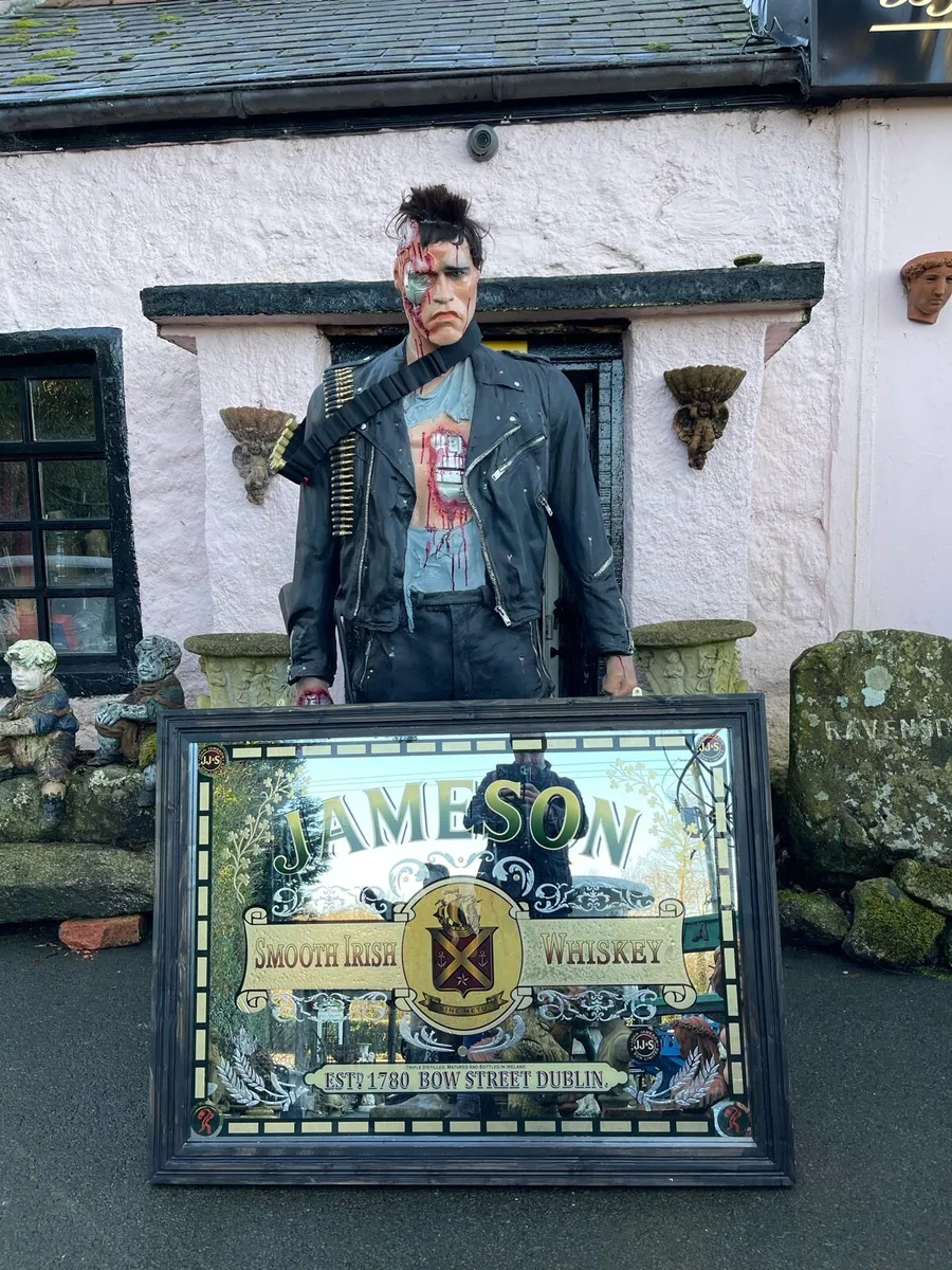 Irish pub memorabilia - Image 2
