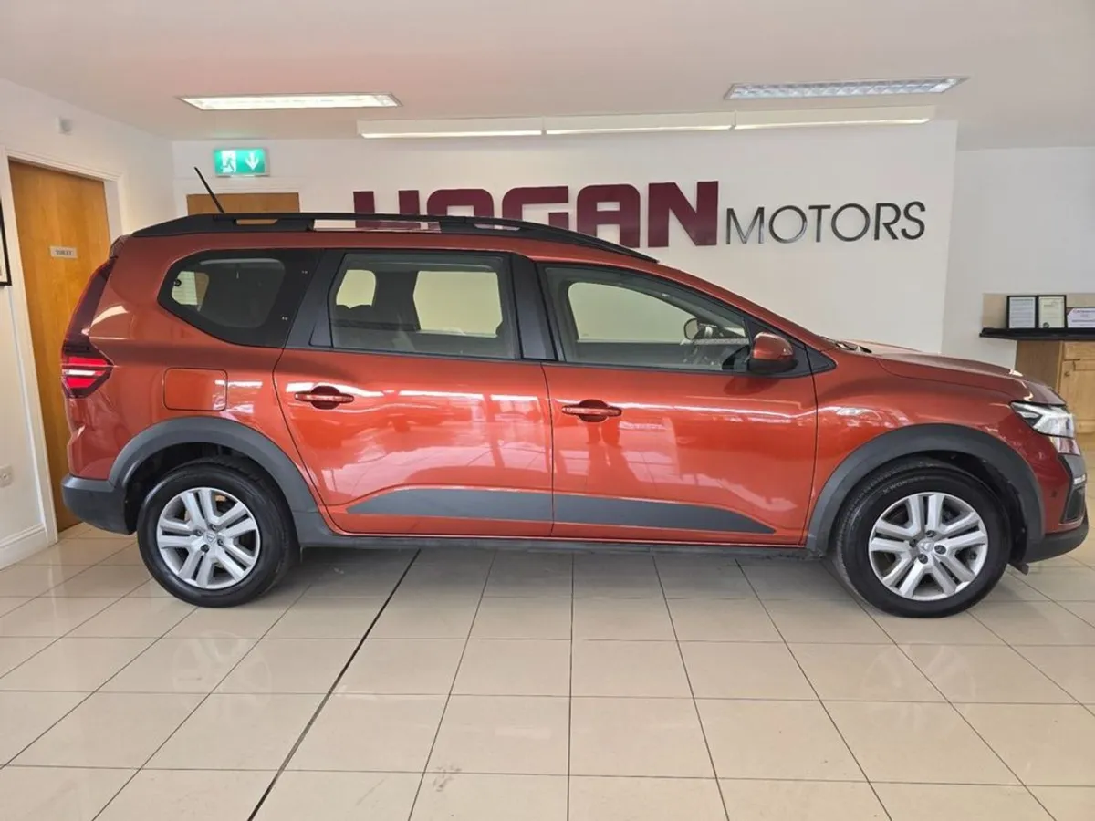 Dacia Jogger 7 Seats Comfort TCE 110 5DR Best Spec - Image 3