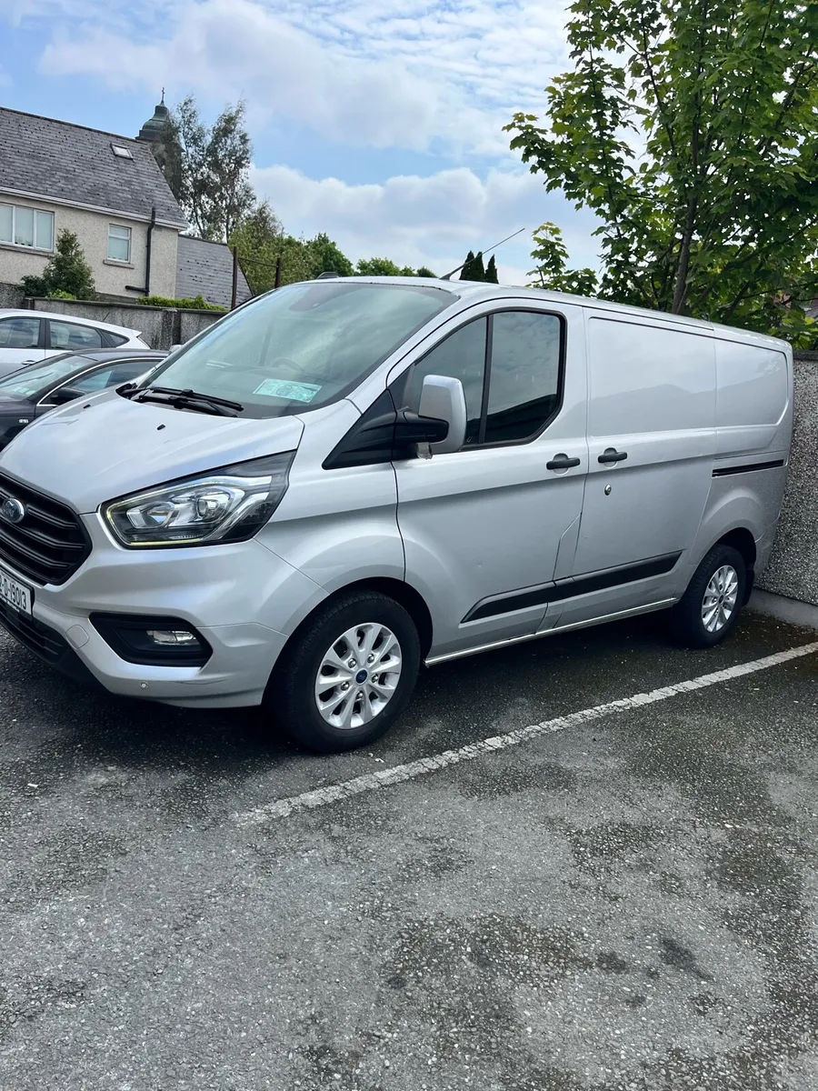 van - Image 2