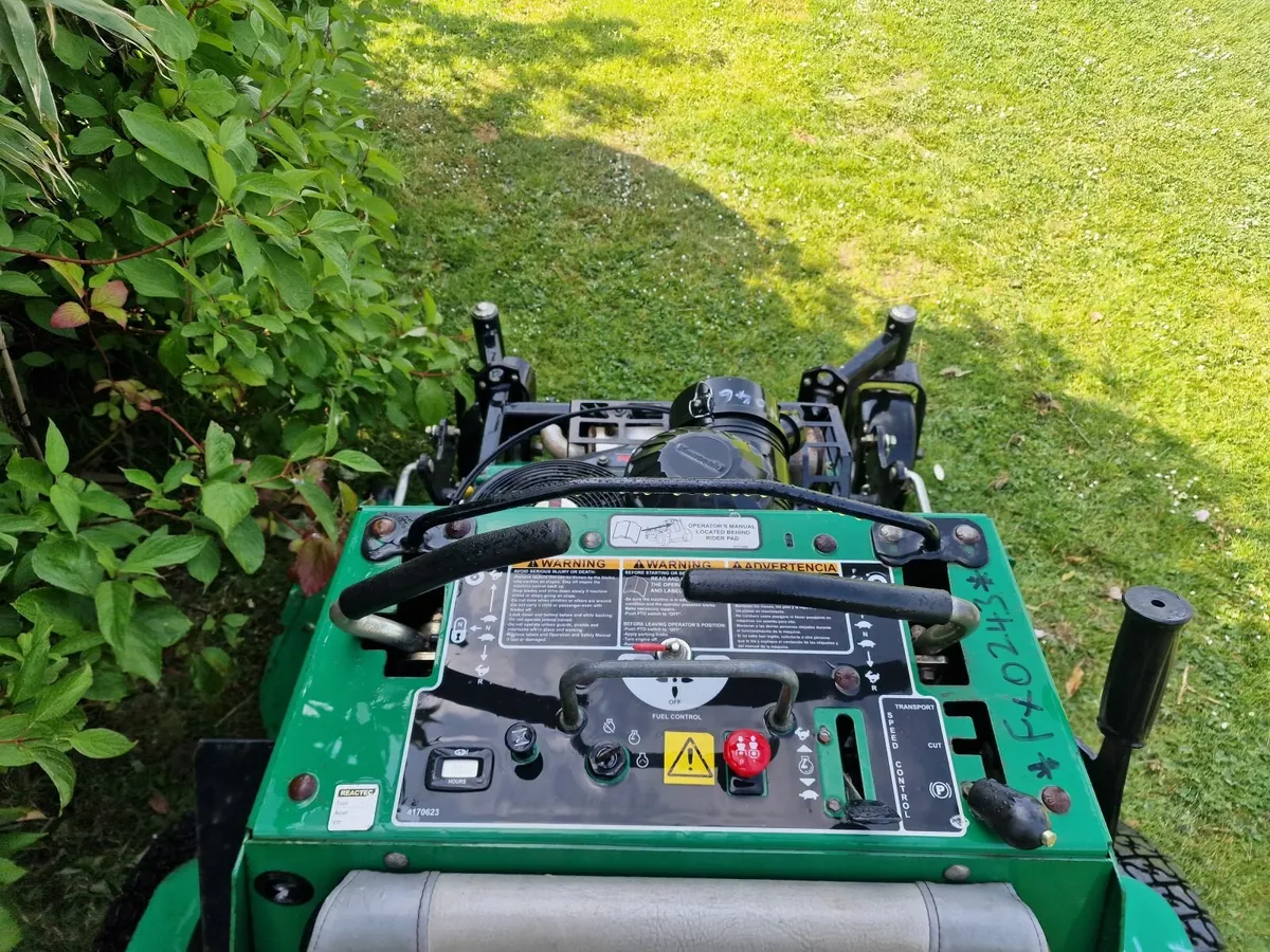 Zero turn ride on mower lawnmower 600 hrs - Image 2