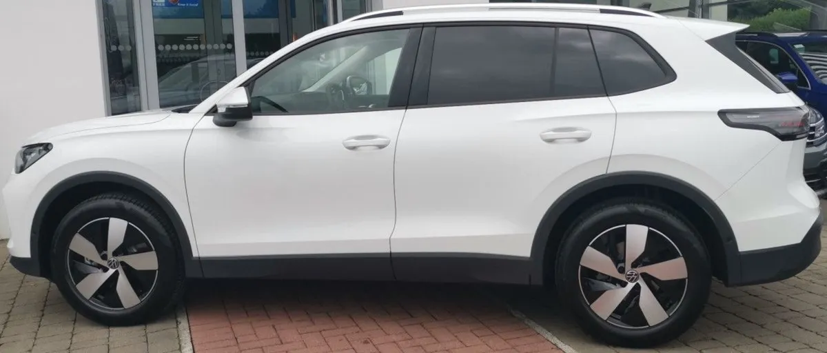 Volkswagen Tiguan 2.0 TDI 150 BHP  2 Seater  Auto - Image 4