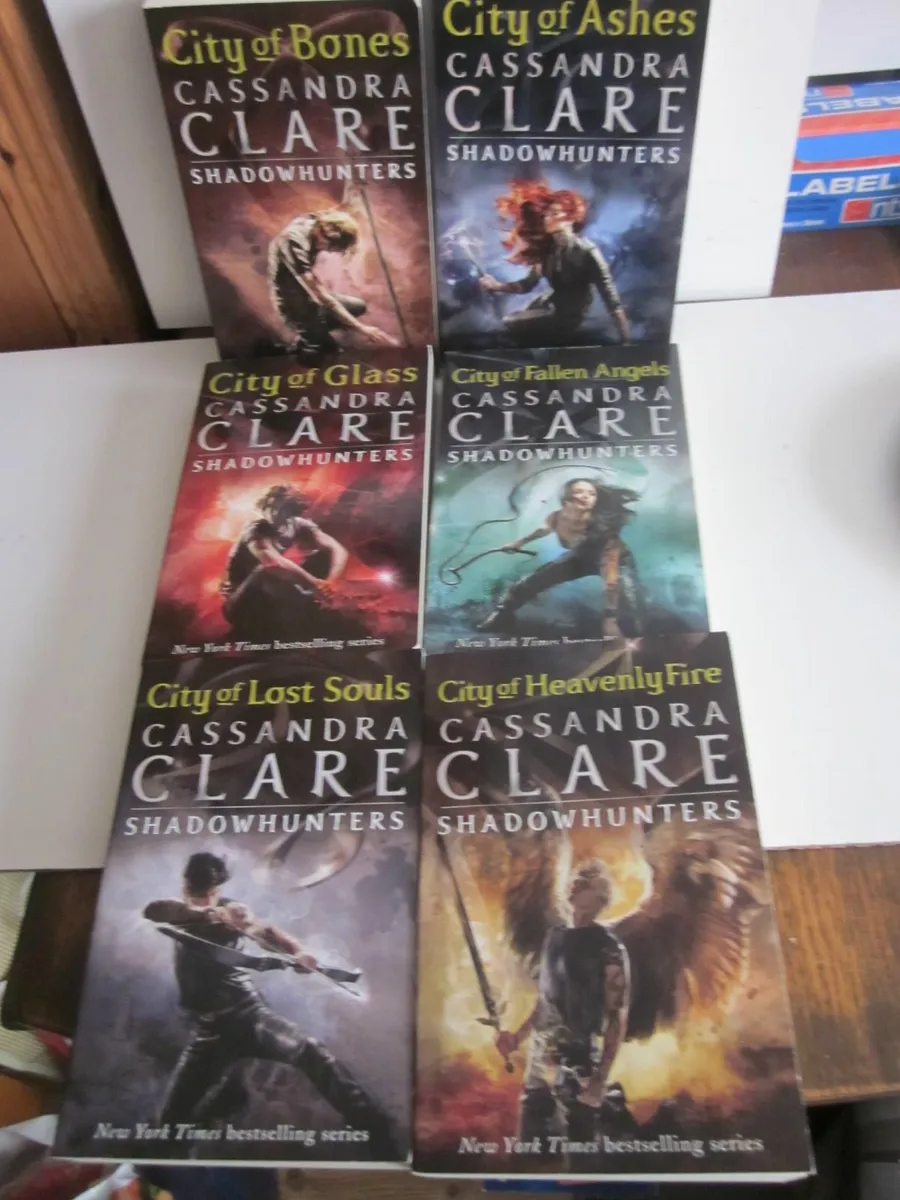 The Mortal Instruments Collection 6 Paperbacks - Image 1