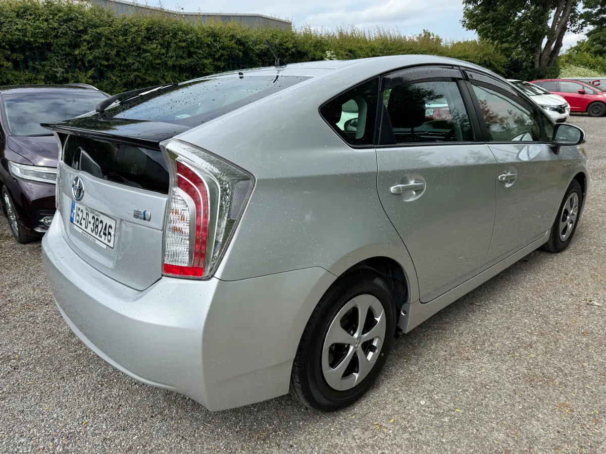 Toyota Prius 2015 - Image 3