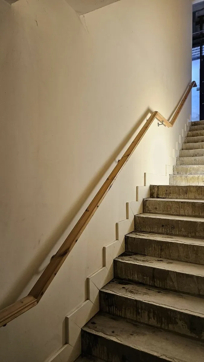 Oak Handrail - Image 1