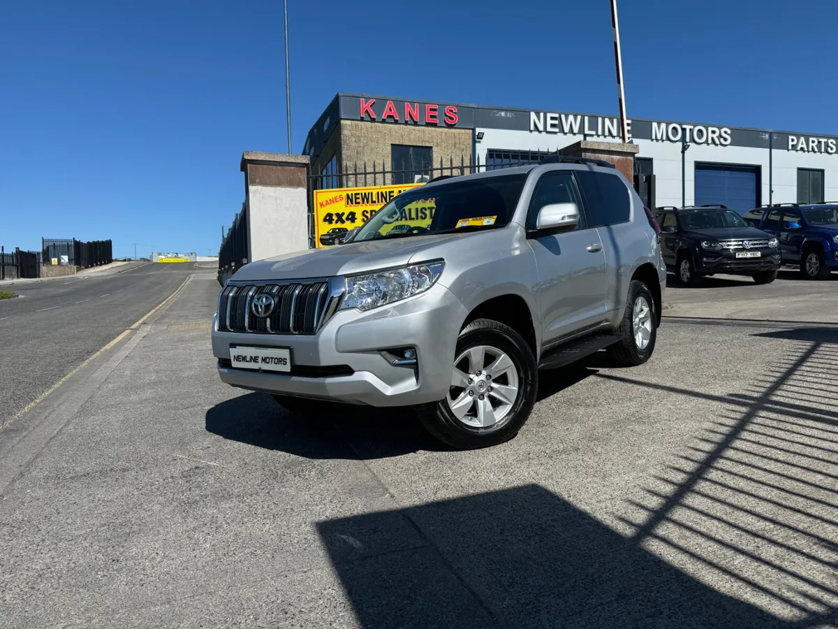 2018 Toyota Land Cruiser SWB!! ONLY 84KM!! - Image 3