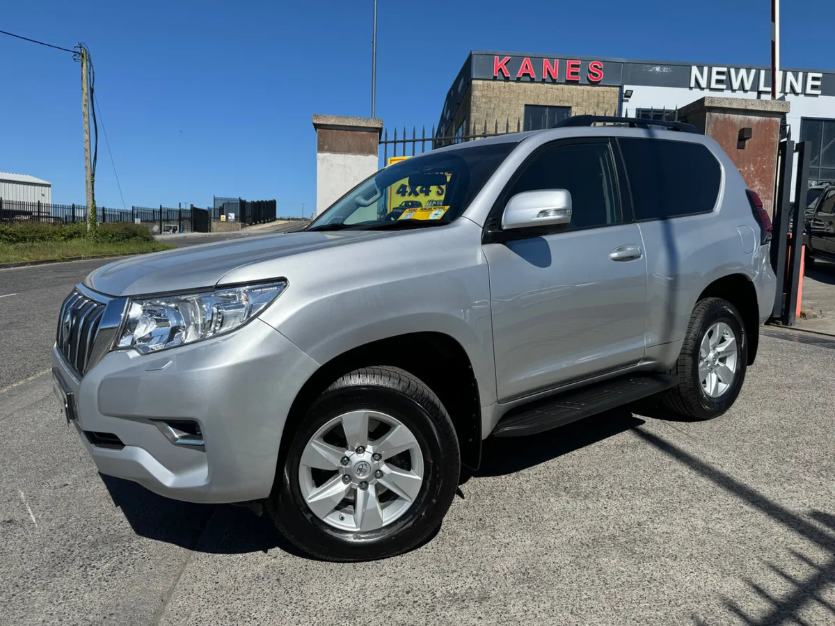 2018 Toyota Land Cruiser SWB!! ONLY 84KM!! - Image 4