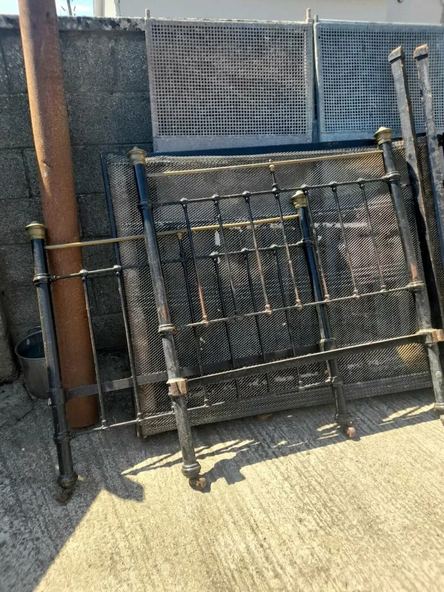 Beds - Image 3
