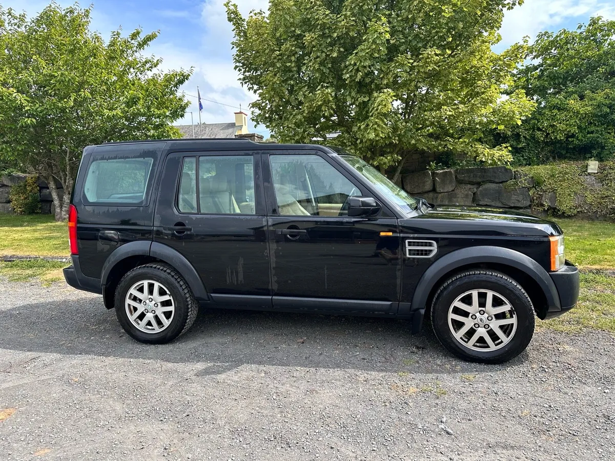 Land Rover Discovery - Image 2