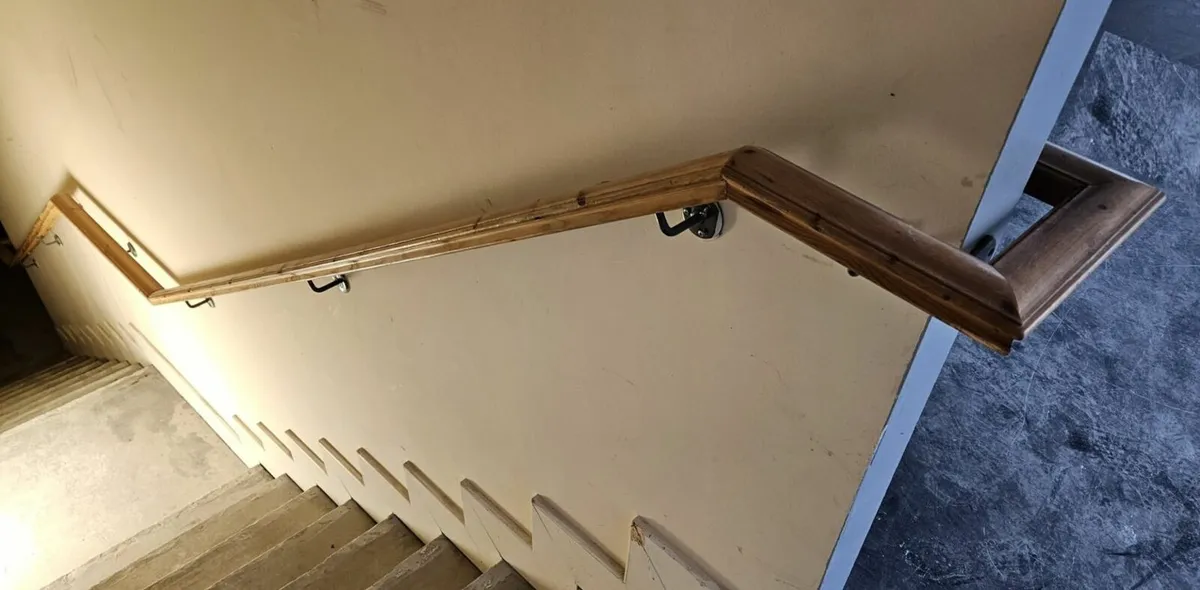 Oak Handrail - Image 3