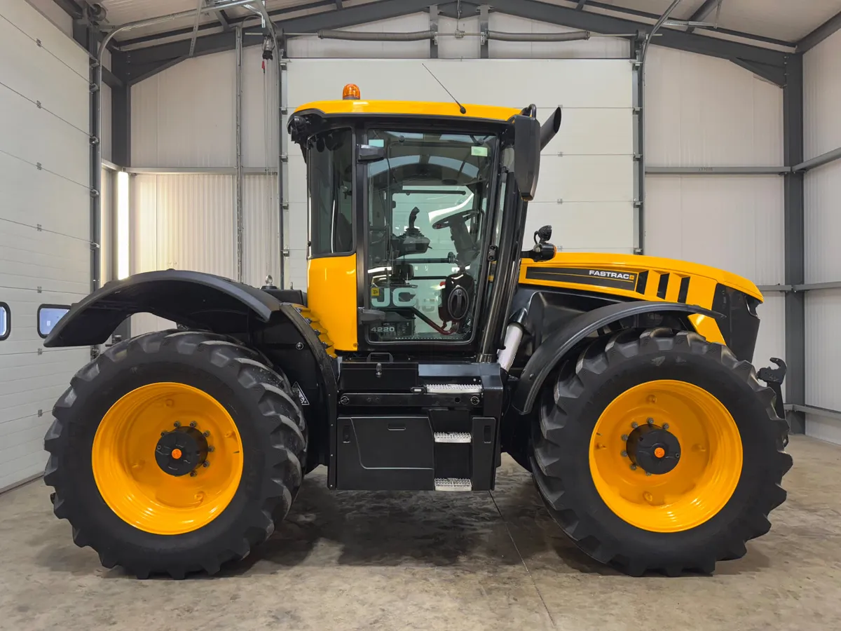 JCB 4220 Fastrac ***Only 2500 hours!*** - Image 3