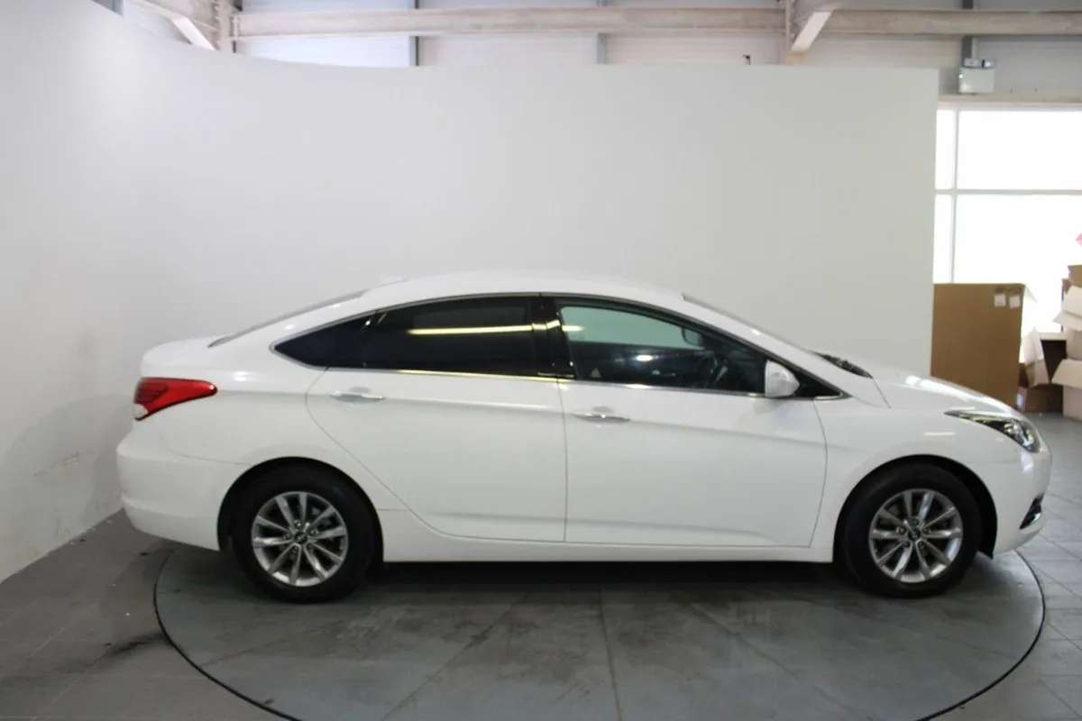 Hyundai i40 SE NAV 1.7 Diesel - Image 4