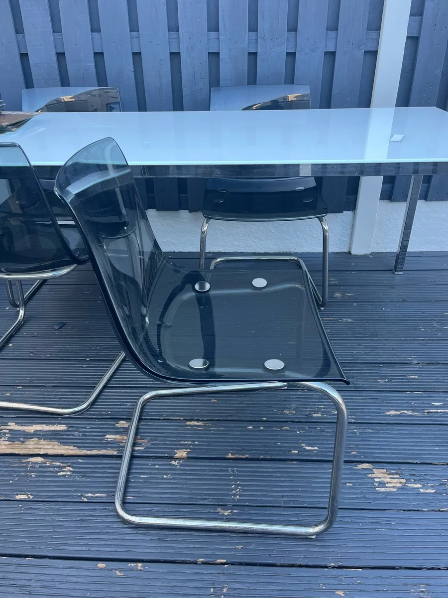 Kitchen table - Image 1