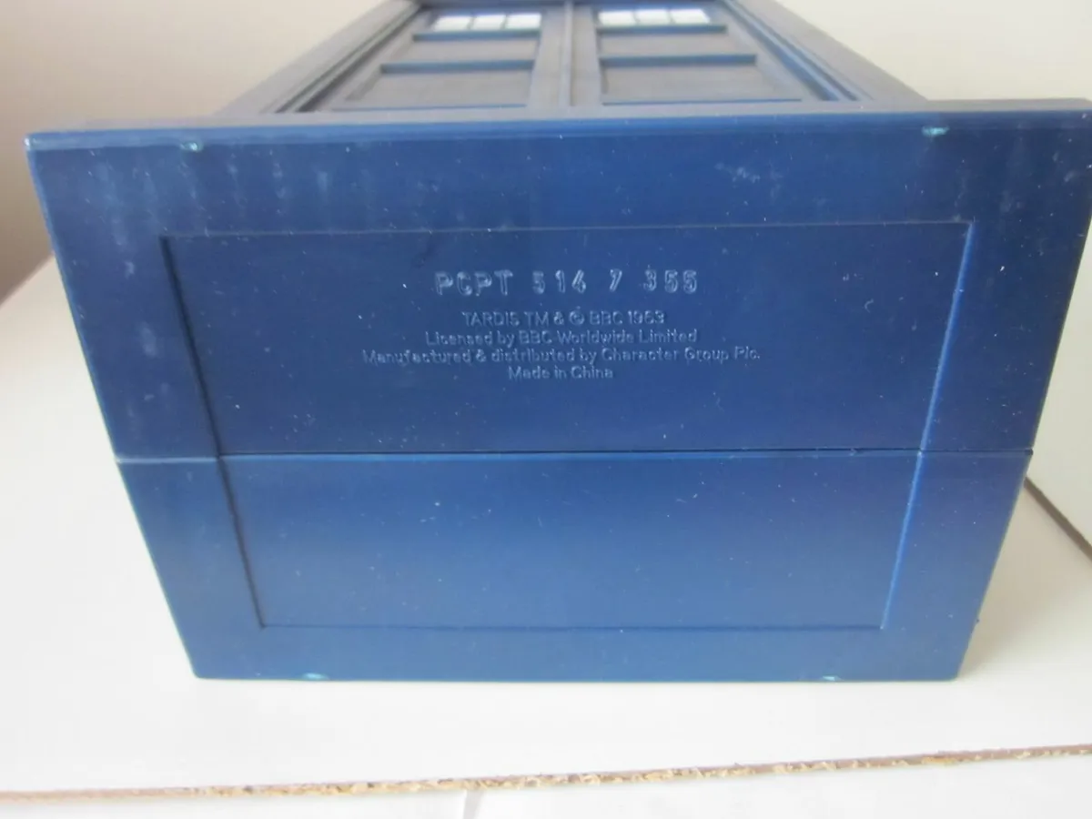 Doctor Who Micro-Universe Tardis Collector Case - Image 3