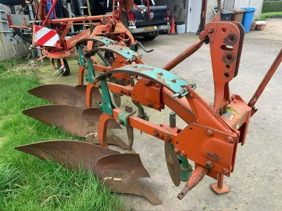 KV 3 X 14" NO 8 PLOUGH - Image 3