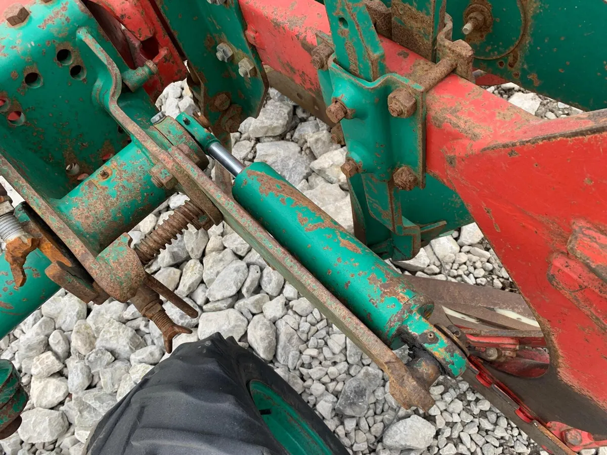 KV 5 FURROW ES200 HYD VARI WIDTH, SLATTED - Image 4