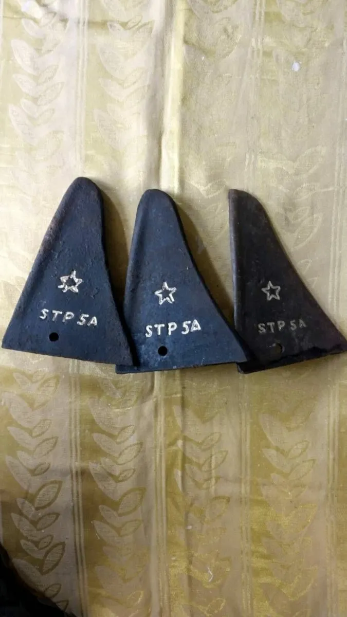 3. Antique cast STAR plough points - Image 1