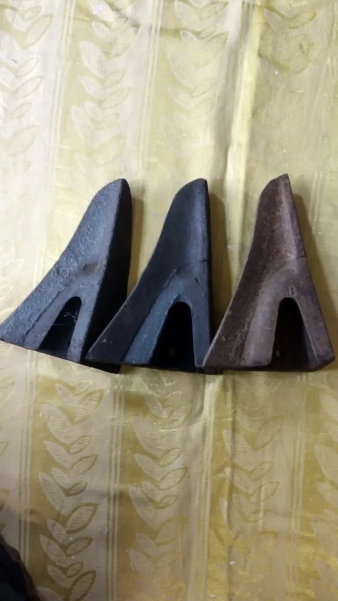 3. Antique cast STAR plough points - Image 2