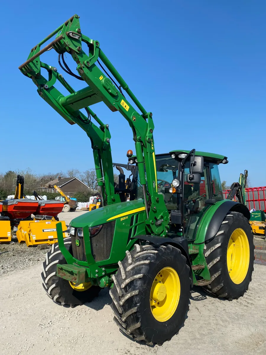 JOHN DEERE 5125R C/W 543R LOADER - Image 2