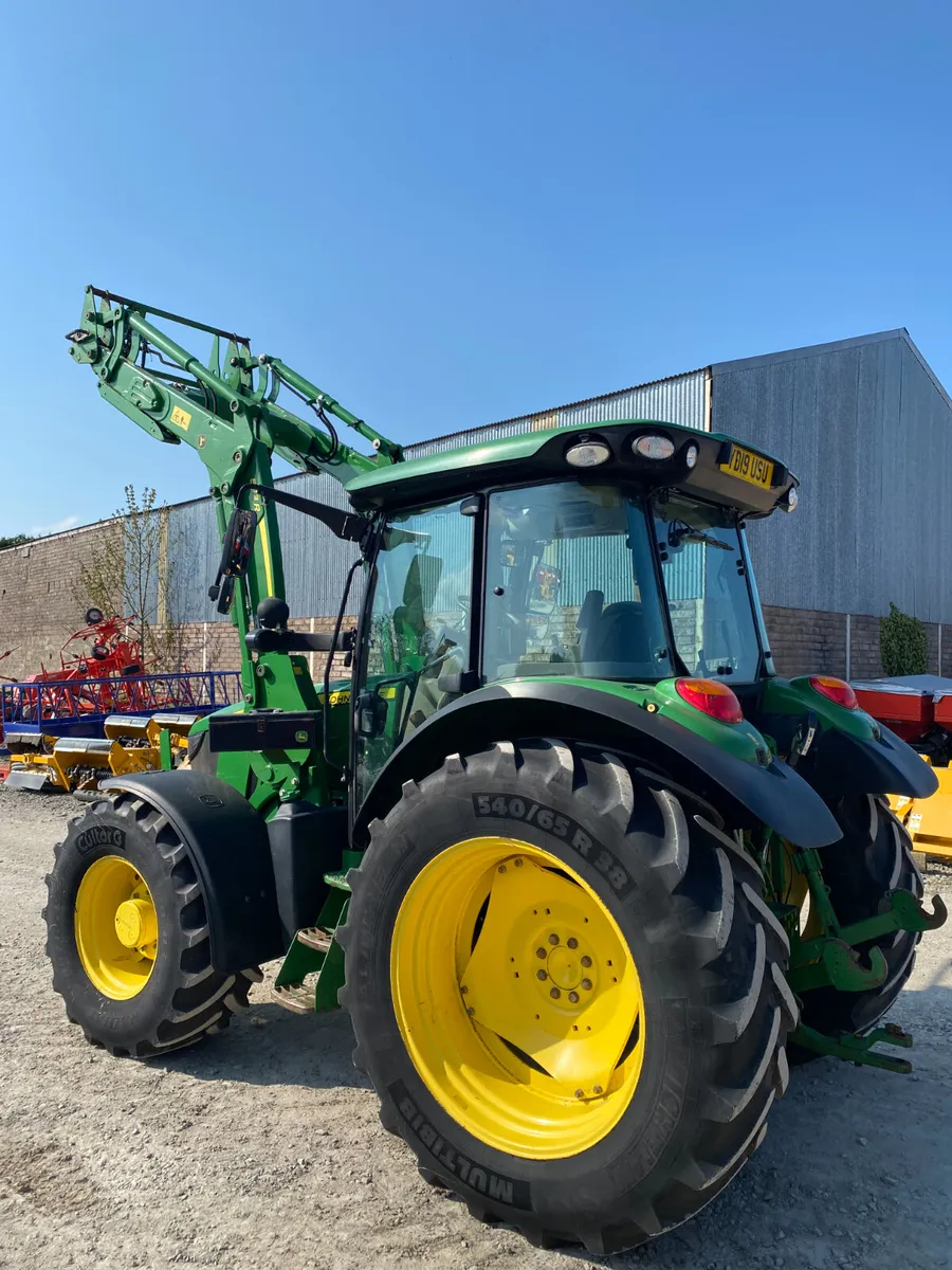 JOHN DEERE 5125R C/W 543R LOADER - Image 4