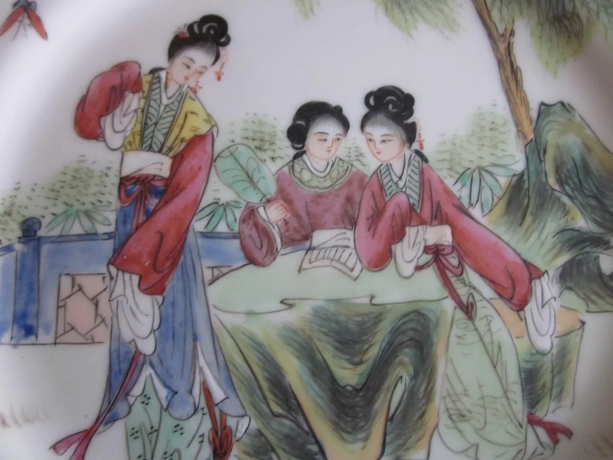 Chinese Qianlong Nian Zhi Plate 3 Ladies 9'' - Image 4