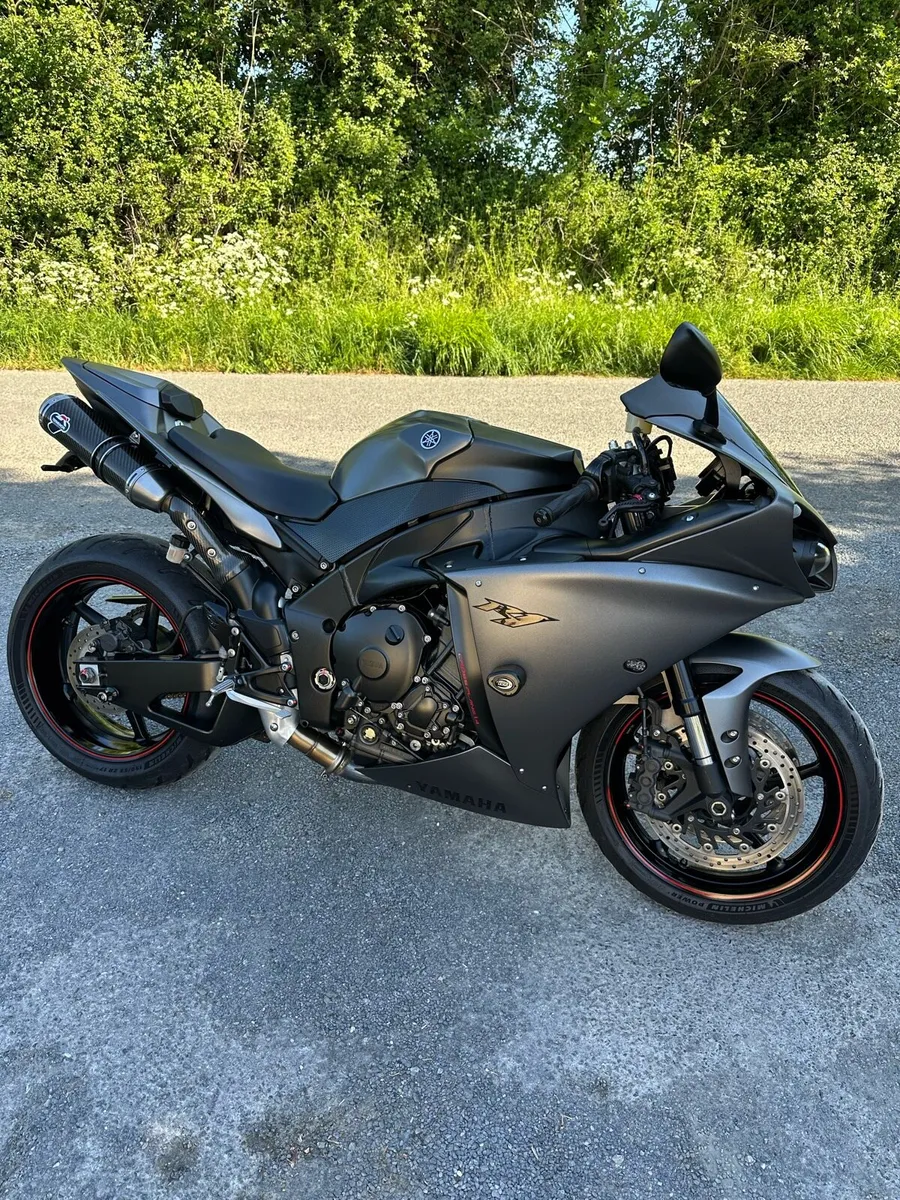 2013 Yamaha R1 big bang - Image 1
