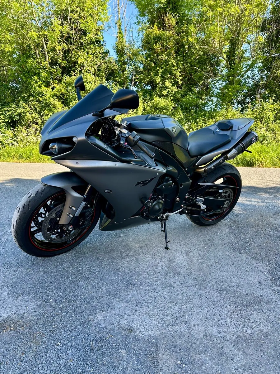 2013 Yamaha R1 big bang - Image 4