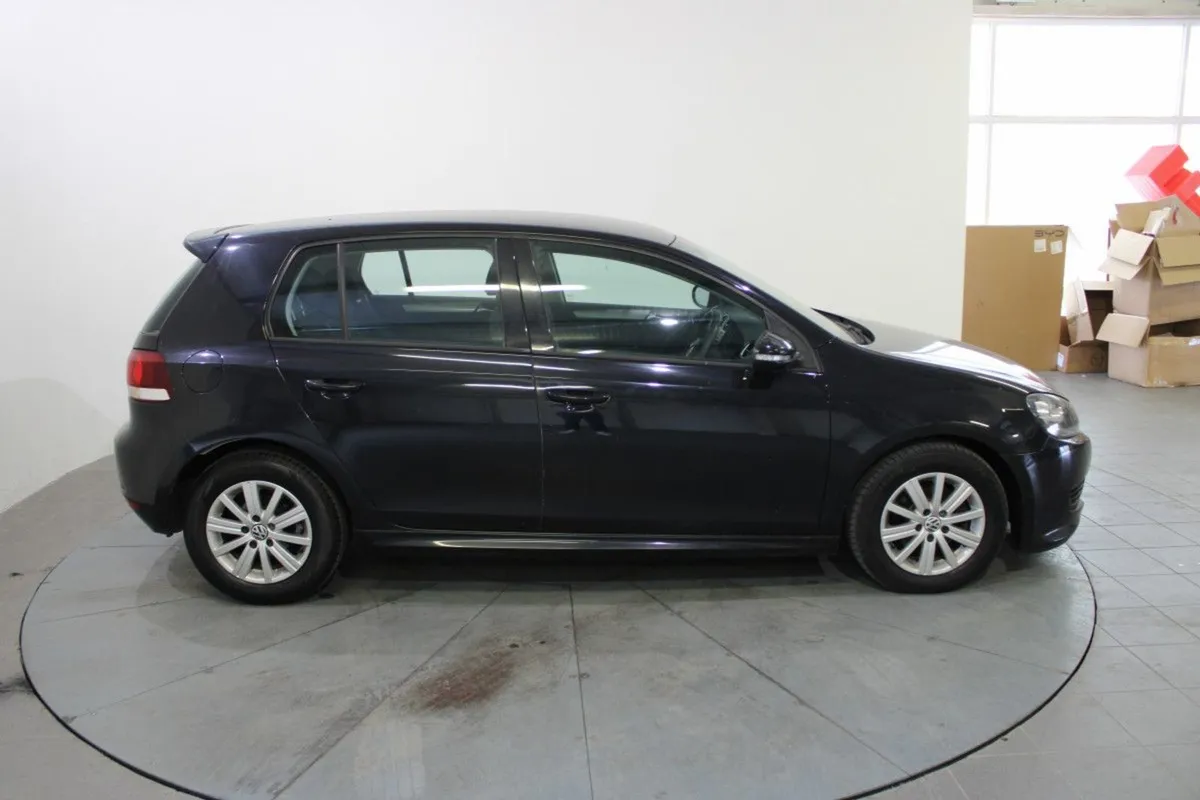 Volkswagen Golf 1.6 TDI S 105BHP Bluemotion - Image 3