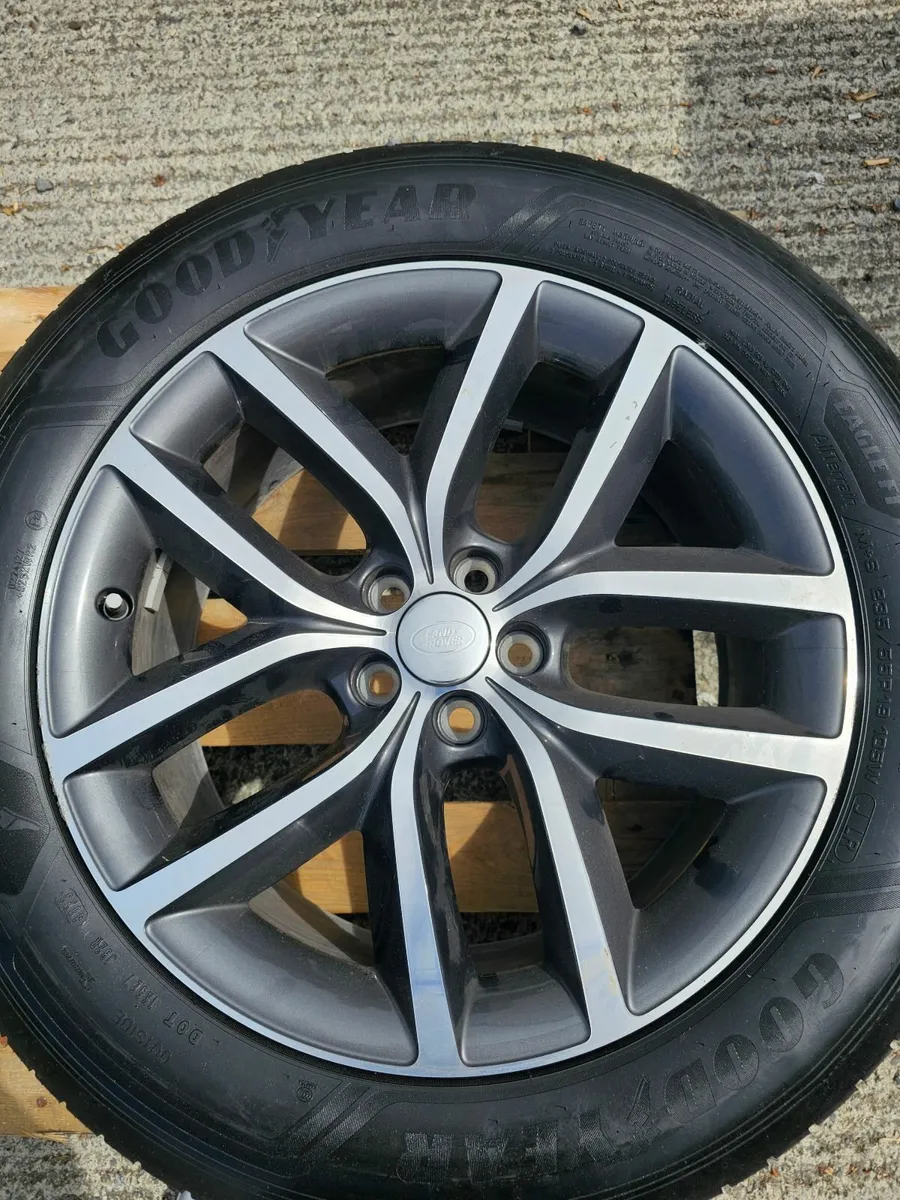 Land Rover Wheels and Tyres - Image 2