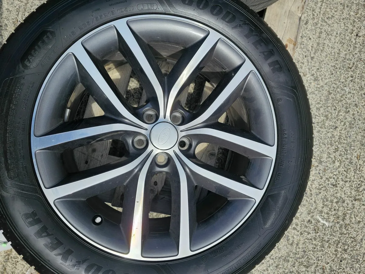 Land Rover Wheels and Tyres - Image 3