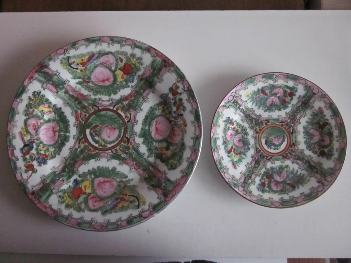Two Chinese Famille Rose Medallion Plates Qianlong - Image 1