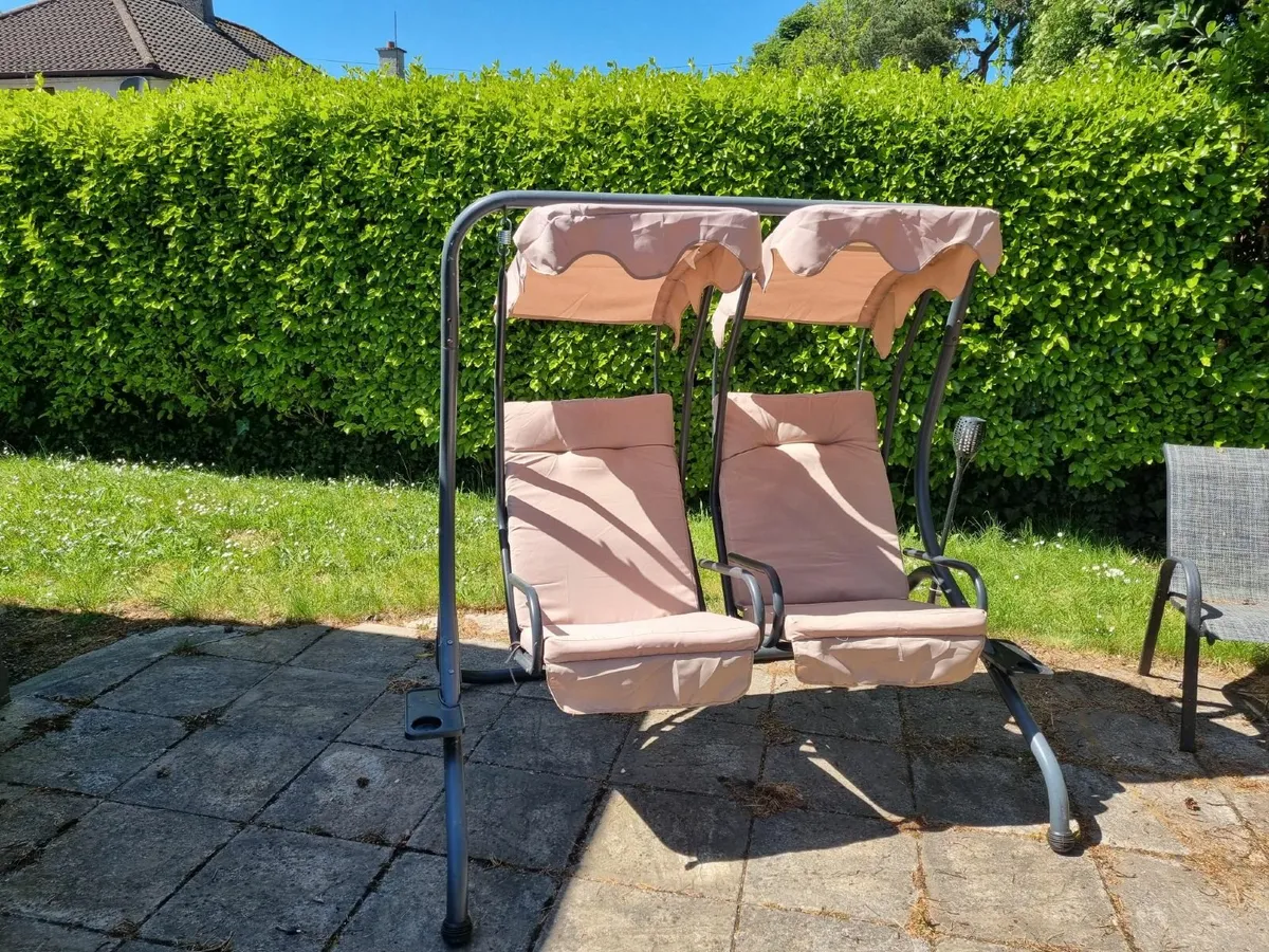 Outsunny Garden Swing Chair - Image 1