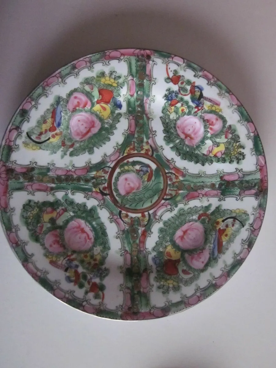 Two Chinese Famille Rose Medallion Plates Qianlong - Image 4