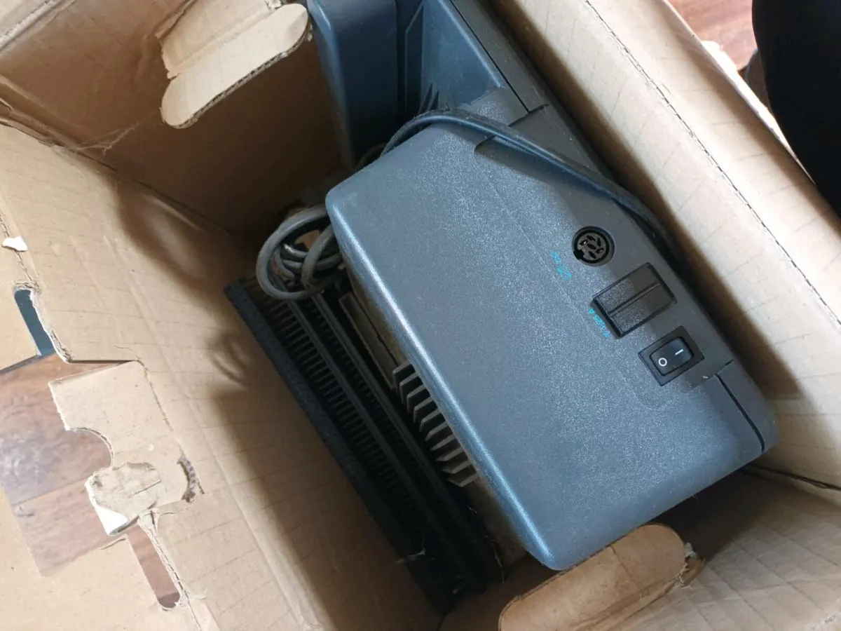 FREE Slide Projector - Image 2