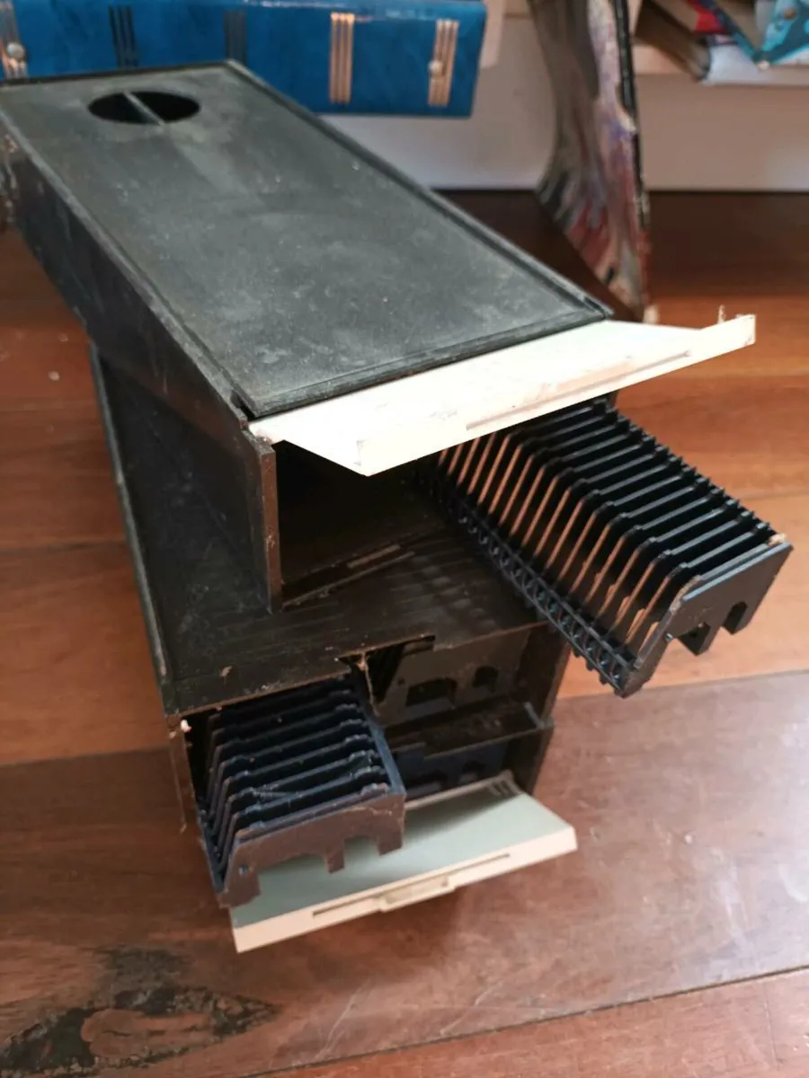 FREE Slide Projector - Image 3