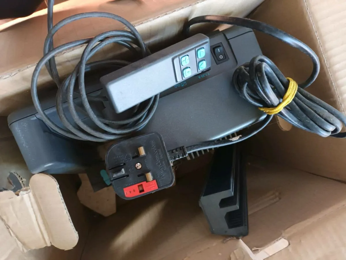 FREE Slide Projector - Image 4