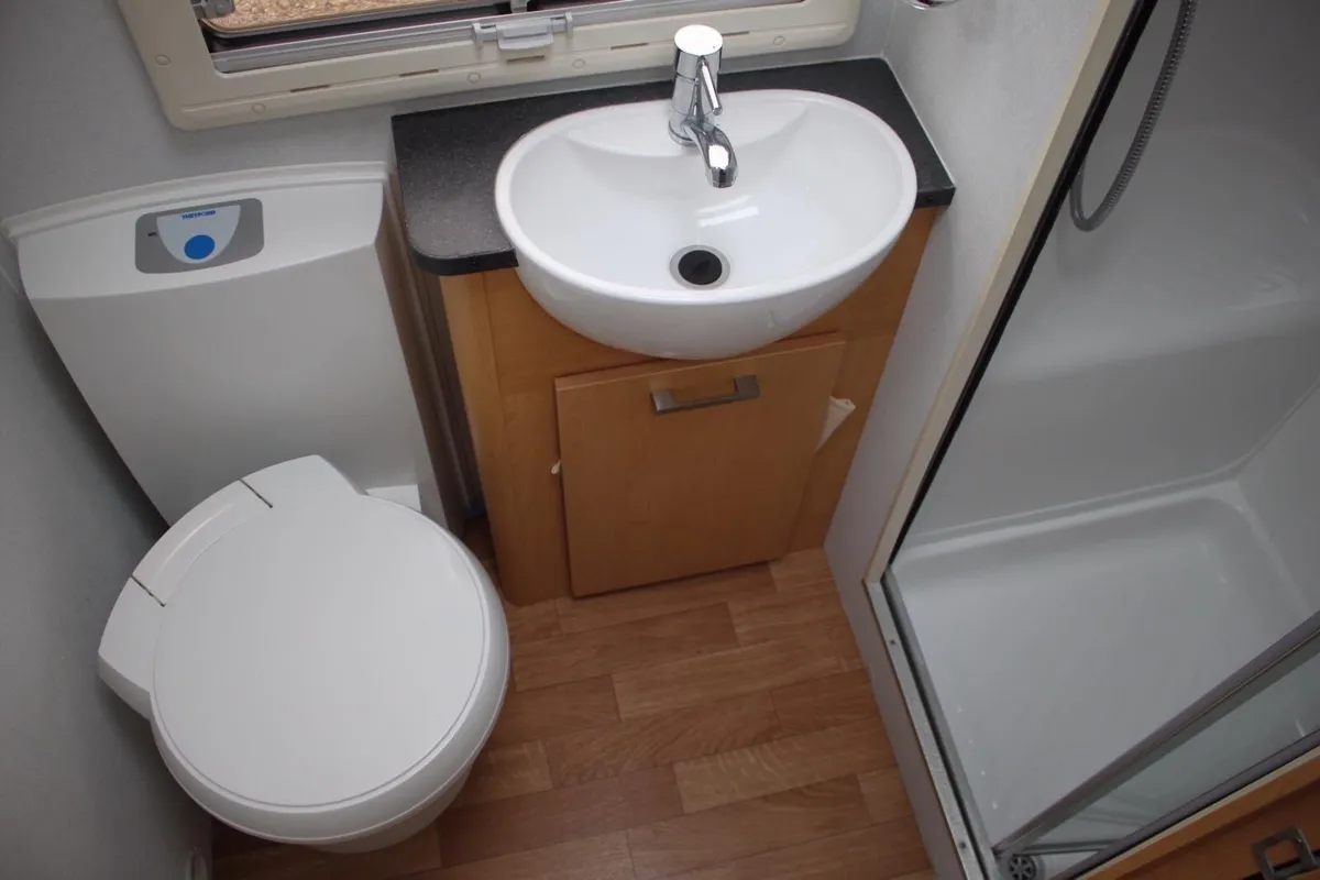 Caravan - Image 4