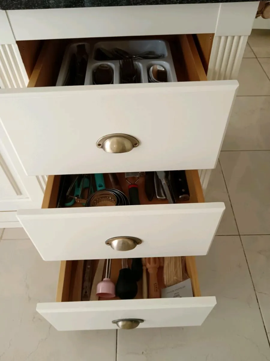 Kitchen island unit - Image 1