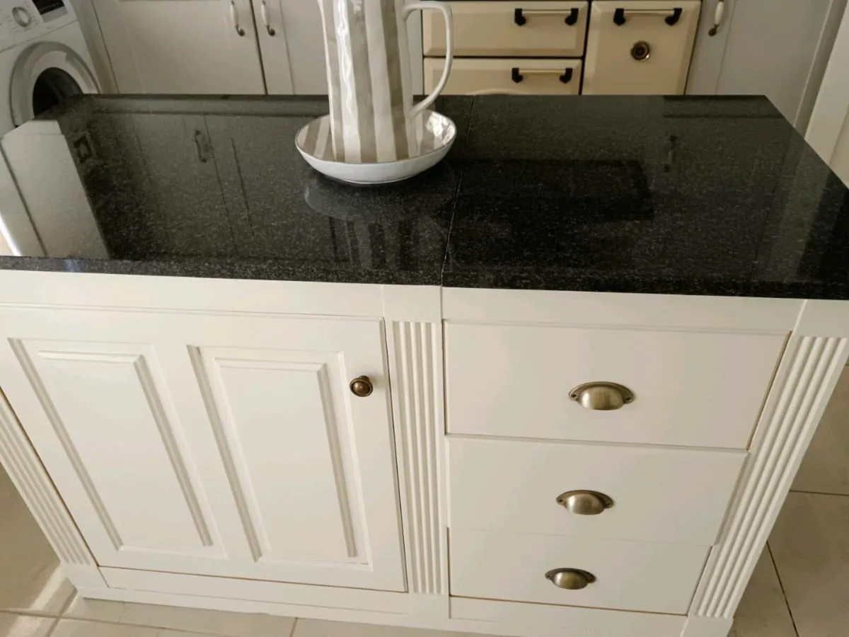 Kitchen island unit - Image 2