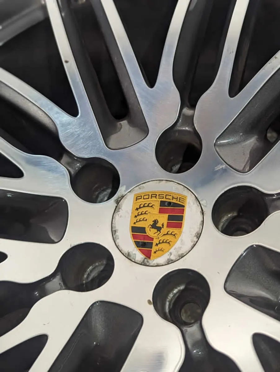 21" Genuine PORSCHE MACAN TURBO Alloy Wheels & Tyr - Image 3