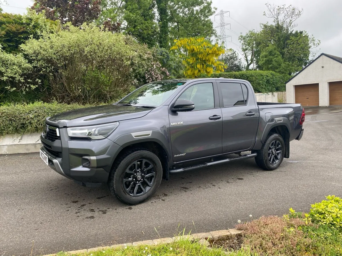 2023 Hilux Invincible X 2.8 auto - Image 1