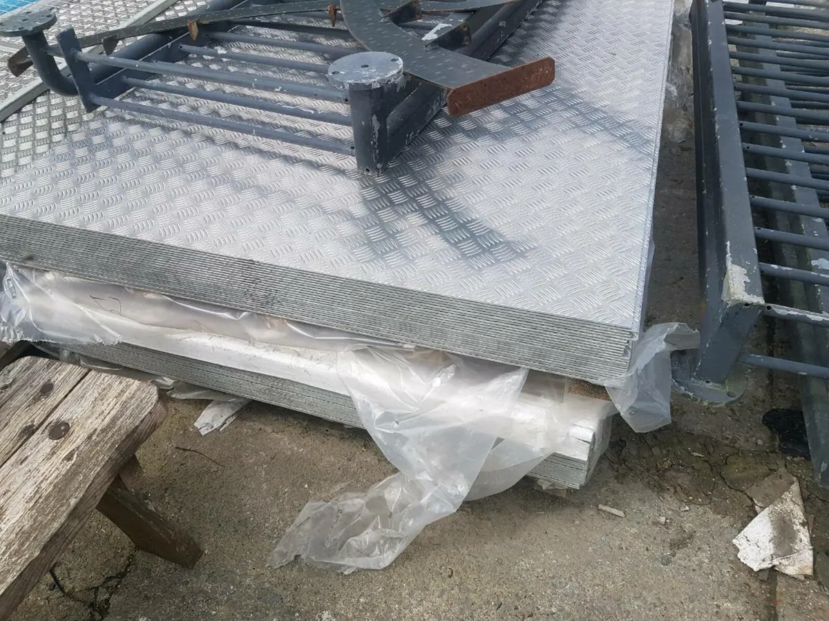 Aluminium chquard plate - Image 2