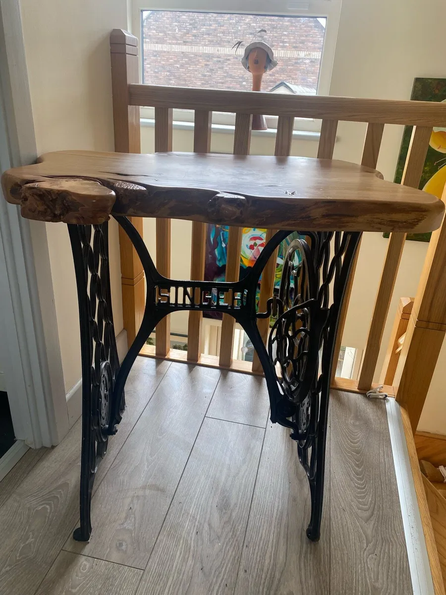 Hall/ occasional table - Image 1