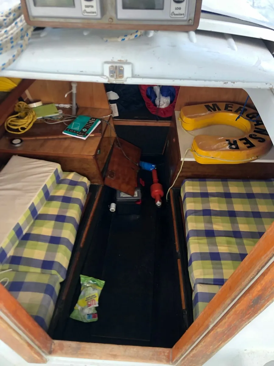 26ft Yacht For Sale - Image 2