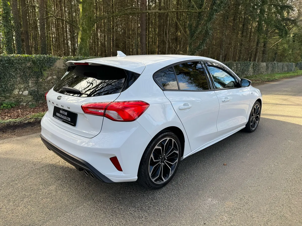 192 FORD FOCUS ST LINE ECO BOOST - Image 2
