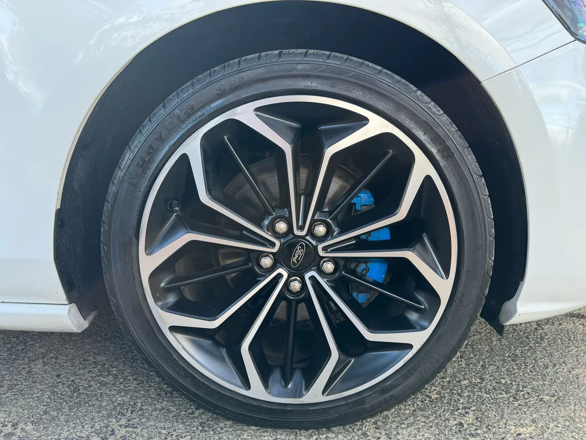 192 FORD FOCUS ST LINE ECO BOOST - Image 3