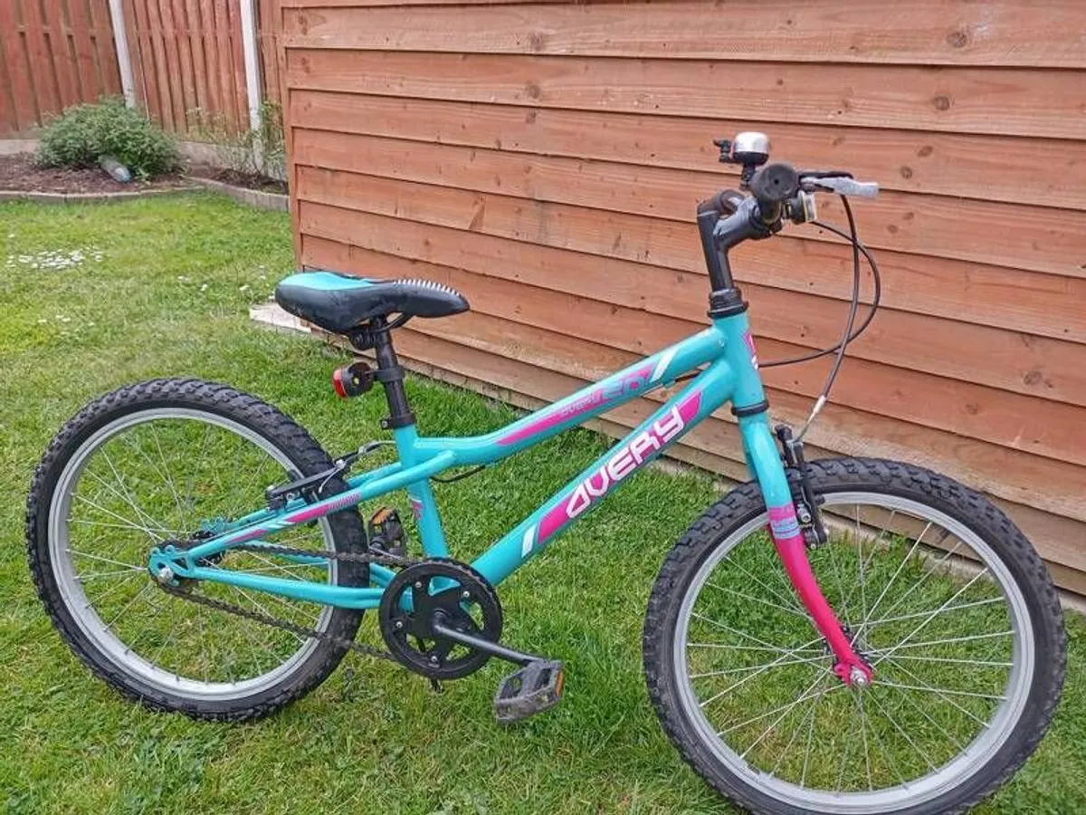 kids bike size 20 inch wheels - Image 1