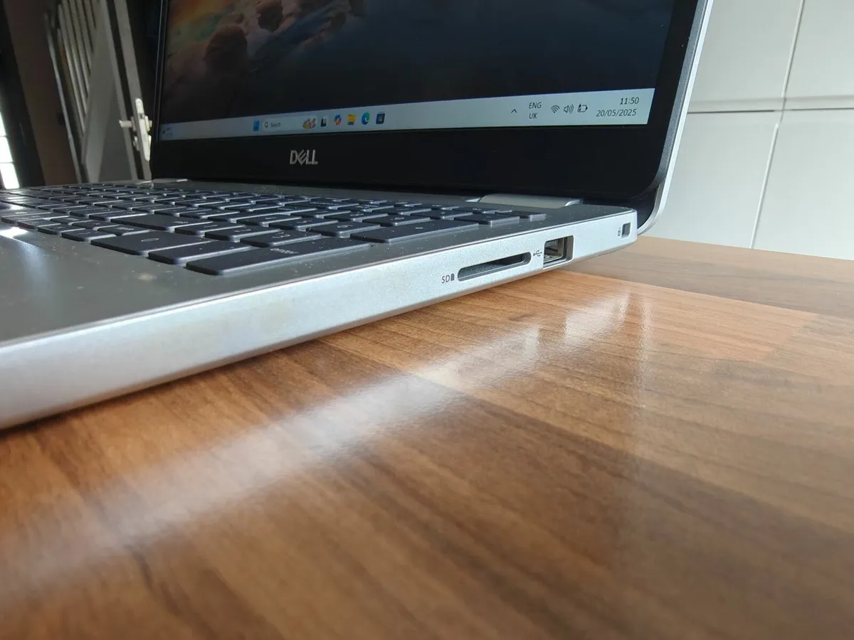 Dell Inspiron 15-5584 | i7 | 16GB | 256GB | Nvidia - Image 4